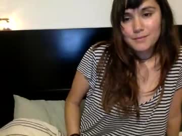 girl
        ericarae91 cam image #3022217