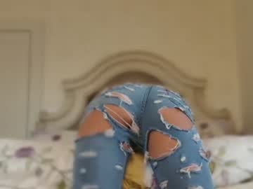 girl
        littlegreekflower cam image #3878730