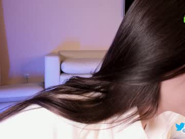 girl
        hollyextra cam image #2934169