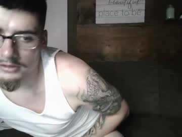 couple
        dantecottenandshay cam image #2491359