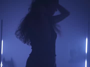 girl
        lettymoa cam image #6635669