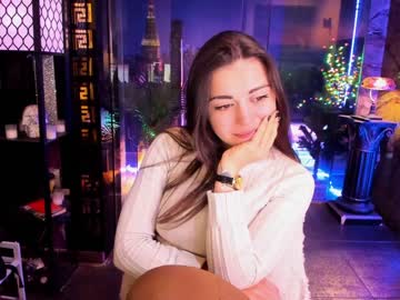 girl
        alma_pearl cam image #1020559