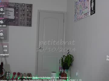 girl
        petitebrat cam image #5225733