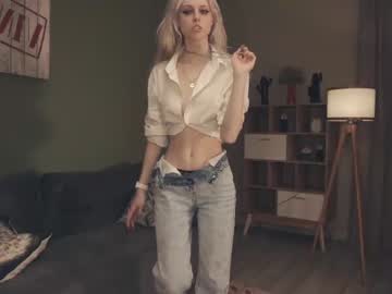 girl
        audreycarvin cam image #3601456