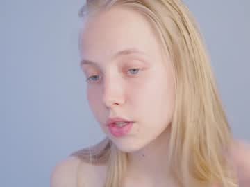 girl
        appr0ved cam image #1605527