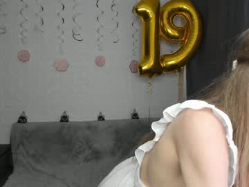 girl
        sandra_buika cam image #1935445