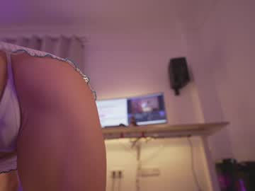 girl
        hannahjames710 cam image #2583283