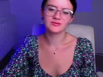 girl
        ketrin_pirsss cam image #5128071