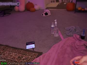 girl
        evelynpiers cam image #62116
