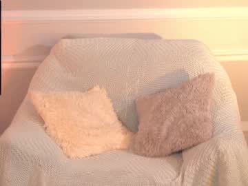 girl
        e_vvv_a cam image #2703617