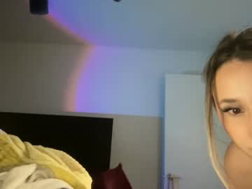 couple
        hotandhornyhannah cam image #3266212