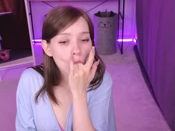 girl
        bless_sheila cam image #1778409