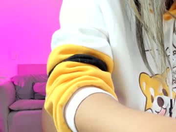 girl
        little_sune cam image #4551895