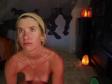 girl
        lucy_gooosey cam image #4329006
