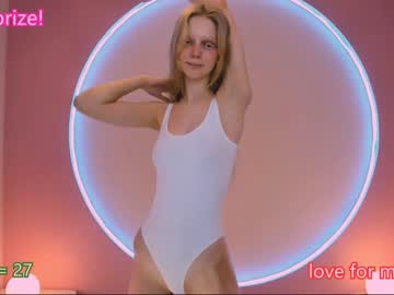 girl
        jenny_ames cam image #584610
