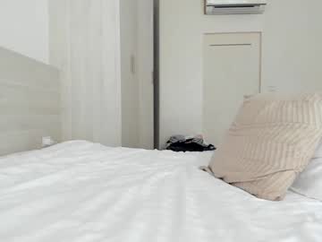 girl
        asiangirlandwhiteguy cam image #1293311