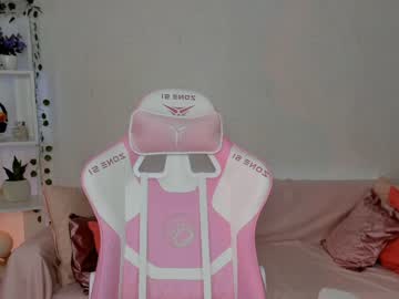 girl
        madeline_jackson cam image #2218671
