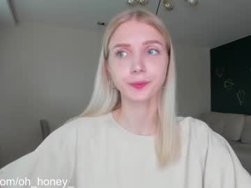 girl
        oh_honey_ cam image #1919316