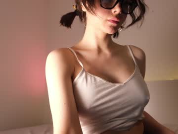 girl
        reei__ cam image #1831651