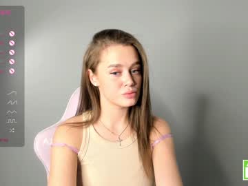 girl
        brittcubitt cam image #3791026