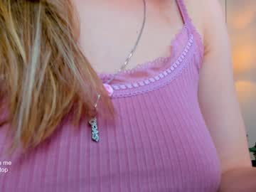 girl
        milablush cam image #288656