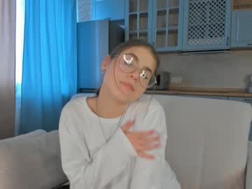 girl
        gellykliar cam image #2723646