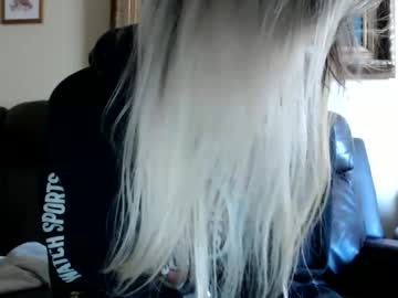 girl
        kipsy420 cam image #6531061
