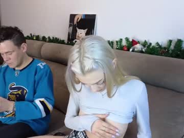couple
        milly____ cam image #3348438