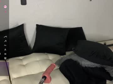 couple
        jinxy_moans cam image #5449458