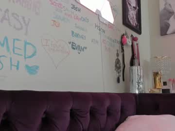 girl
        butterybubblebutt cam image #2101485