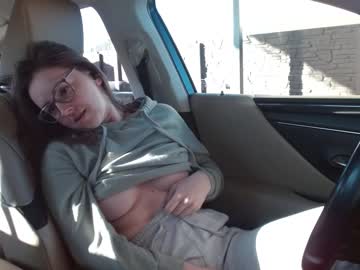 girl
        juicy_peach88 cam image #1021896