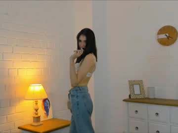 girl
        baileywalton cam image #2302273