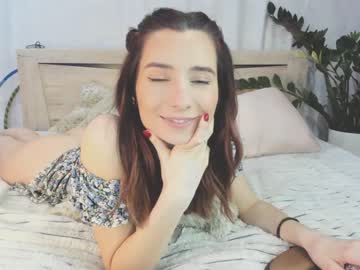 girl
        crystalnut cam image #4243717