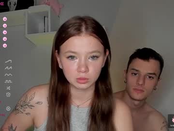 couple
        chaturrbaby cam image #5045355