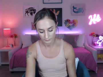 girl
        holihurricane cam image #6772172