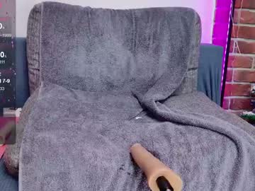 girl
        lea_loon cam image #5859835