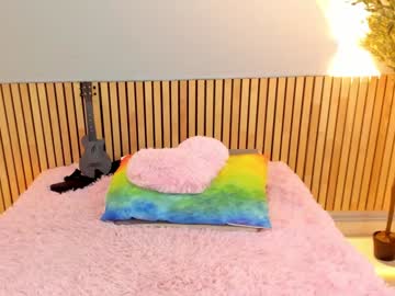 girl
        little_effy18 cam image #4629307