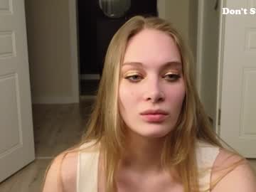 girl
        peachcreamcouple cam image #4154707