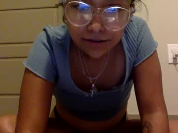 girl
        rleah832 cam image #4869375