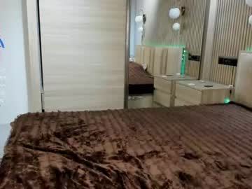 girl
        _mia_lee cam image #2533984
