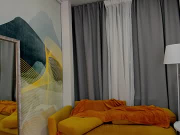girl
        milablush cam image #204337