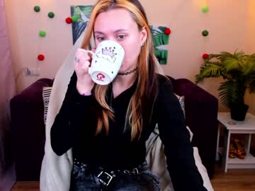 girl
        doribaker cam image #704267