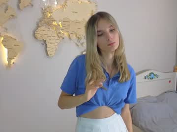 girl
        maureencantrell cam image #4833763