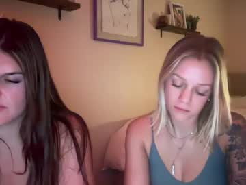 couple
        laineexjade cam image #5614851