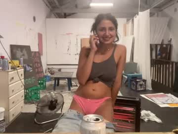 girl
        tomboyskank cam image #1135315