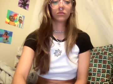 girl
        skinnylegendd cam image #1521993