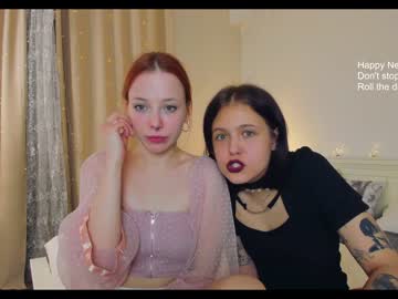 girl
        noah_grant cam image #564110