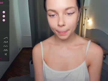 girl
        di_huny cam image #2350846