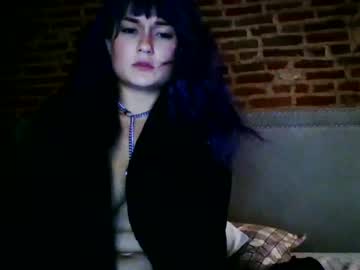 girl
        recklessvibing cam image #1639955