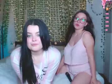 couple Cam Girls Masturbating With Dildos On Chaturbate with little_cherriess